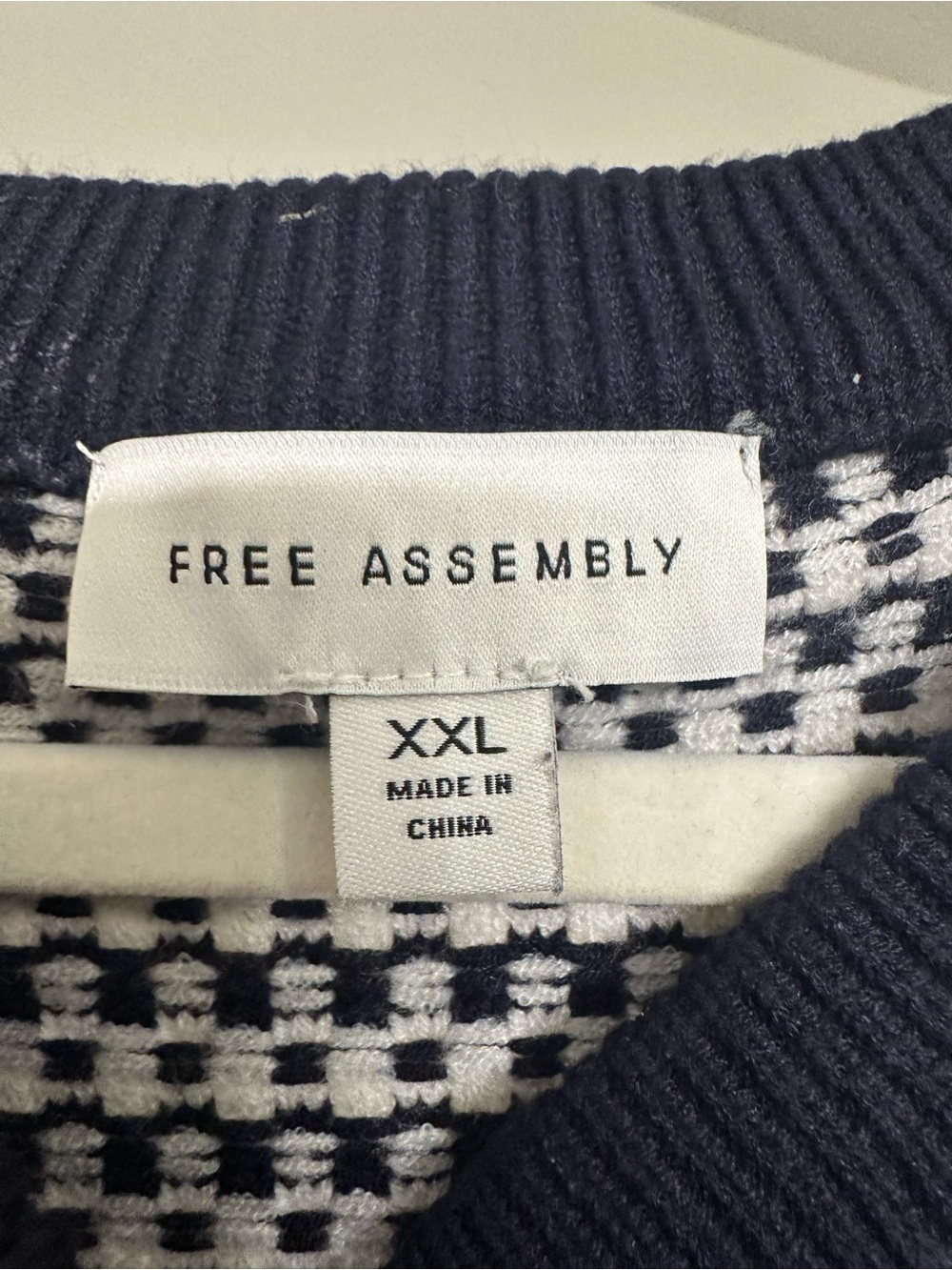 Free Assembly Navy & White Houndstooth Knit Lady Jacket Cardigan w/ Gold Buttons - Picture 3 of 4